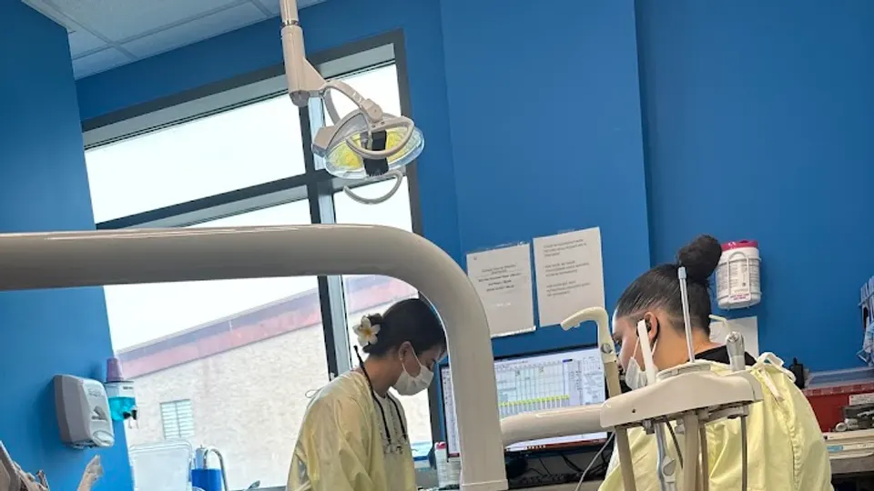 Abra Dental - Somme St - Dental clinic in Newark, NJ