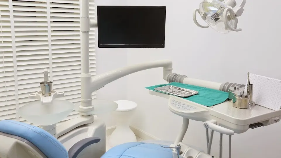 Absolute Dental - W Lake Mead & Jones - Dentist in Las Vegas, NV