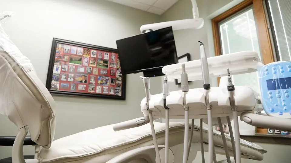 Cascade Dental Care: Jamie Ritchie DDS, Kurt Glendening DDS, Brent Jones DDS - Dentist in Lawrence, KS