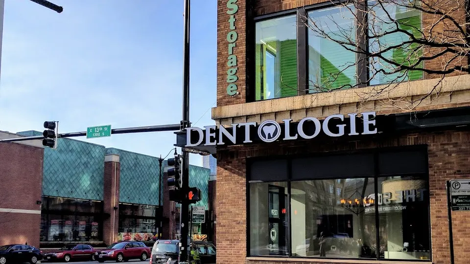 Dentologie - South Loop - Dentist in Chicago, IL