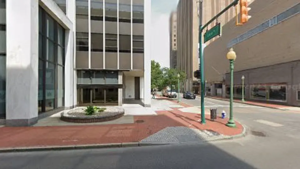Haynes Ronald L DDS - Dentist in Charleston, WV