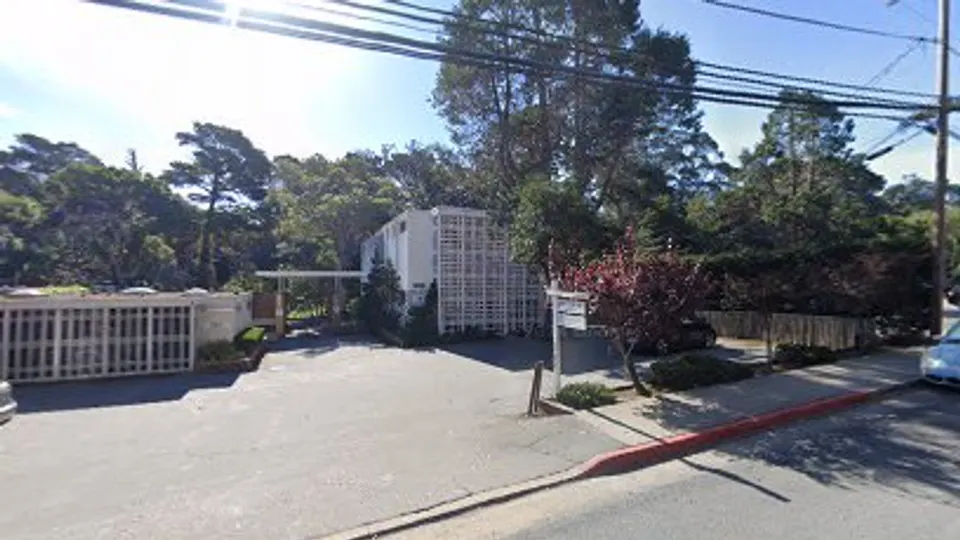 Holm Gordon L DDS - Dentist in Monterey, CA