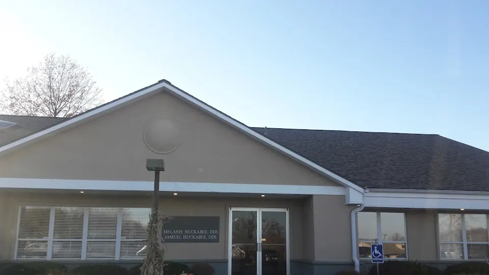 Huckabee & Huckabee Family Dentistry - Dentist in Kansas City, MO