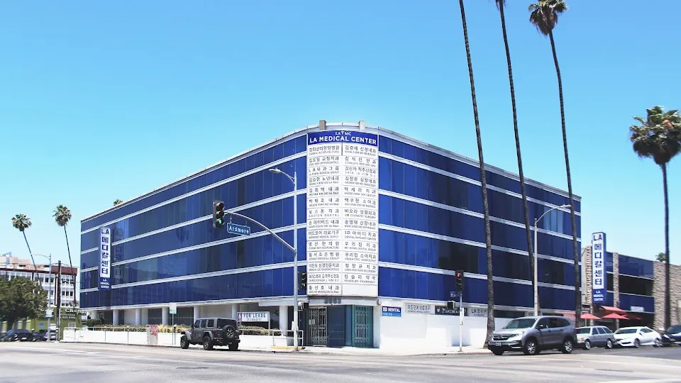 ID Dental Implant & Cosmetic Center | 아이디 치과 (임플란트, 미용, 교정, 일반) - Dentist in Los Angeles, CA