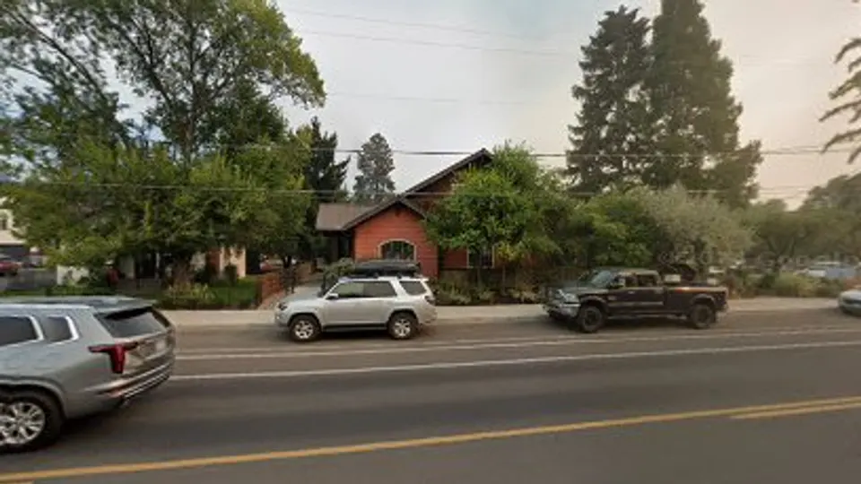Jessica Henderson - Dentist in Bend, OR