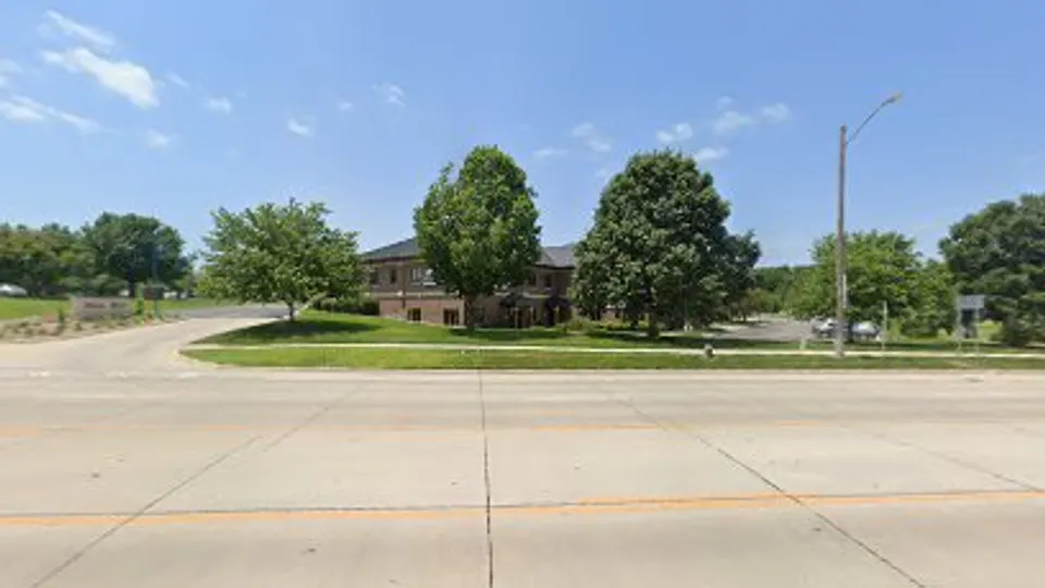 Jones Brent R DDS - Dentist in Lawrence, KS