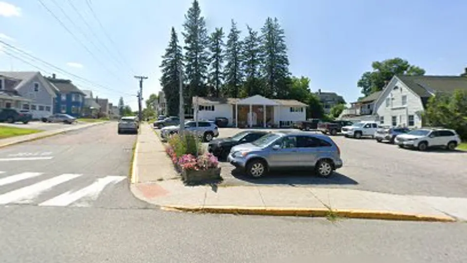 Lundberg Christopher DDS - Dentist in Barre, VT