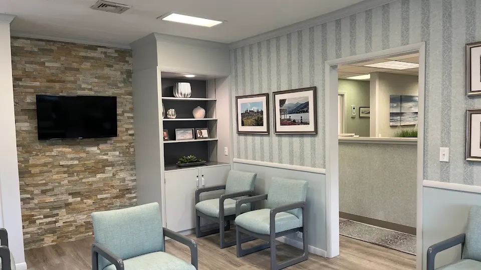 Mansolillo Jeffrey B D.M.D - Dentist in Johnston, RI