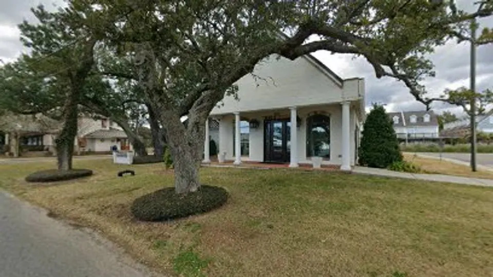 McCabe Dental Clinic - Dentist in Gulfport, MS