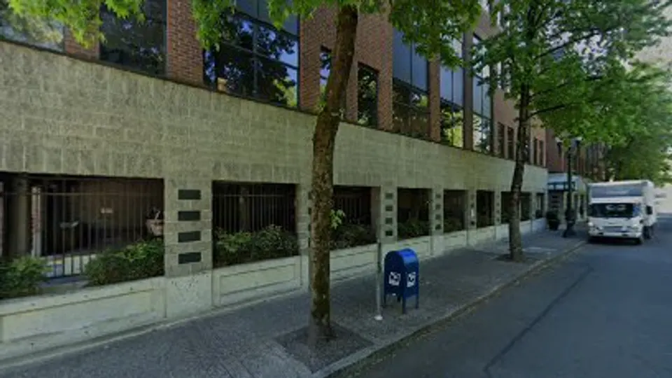 Michael P. Malmquist DMD - Oral surgeon in Portland, OR