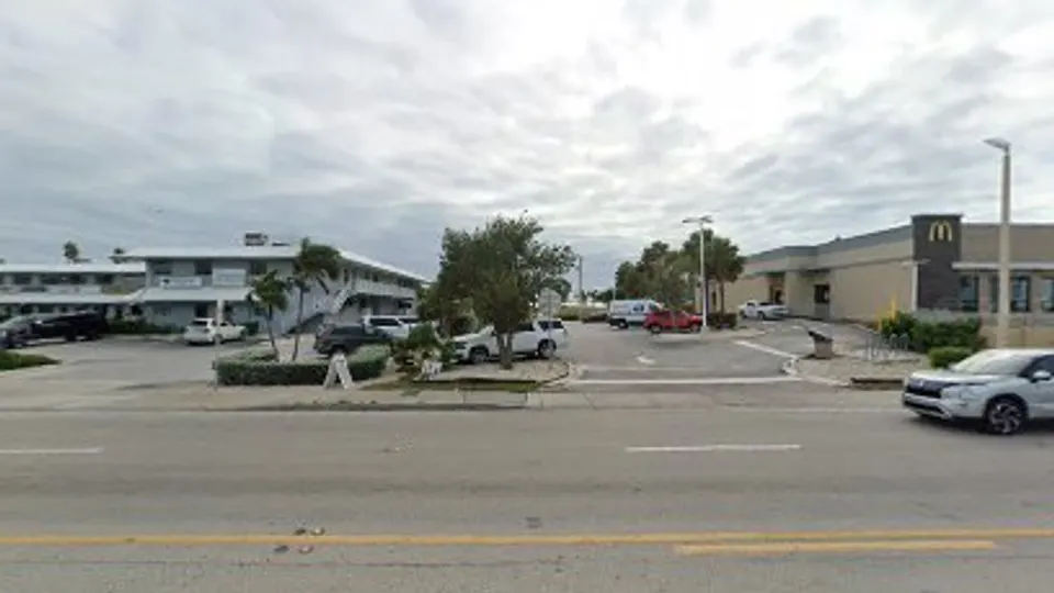 Michael Sander. - Dentist in Key West, FL