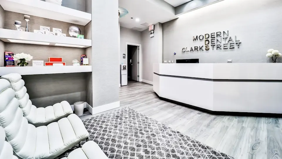 Modern Dental on Clark Street - Dentist in Chicago, IL