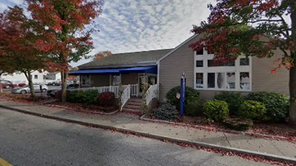 Norwich Family Dental Associates: Dunne Michael E DDS - Dentist in Norwich, CT