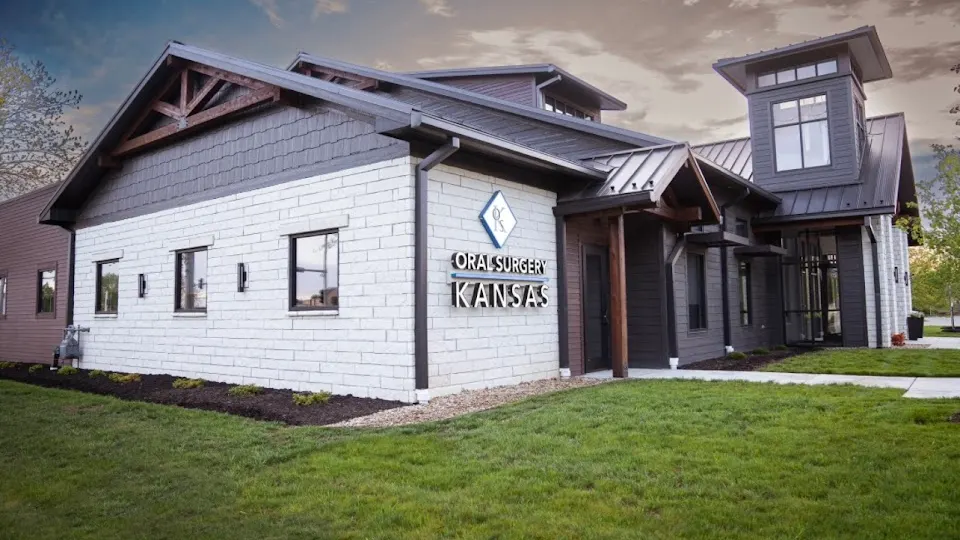 Oral Surgery Kansas - Lawrence - Oral and maxillofacial surgeon in Lawrence, KS
