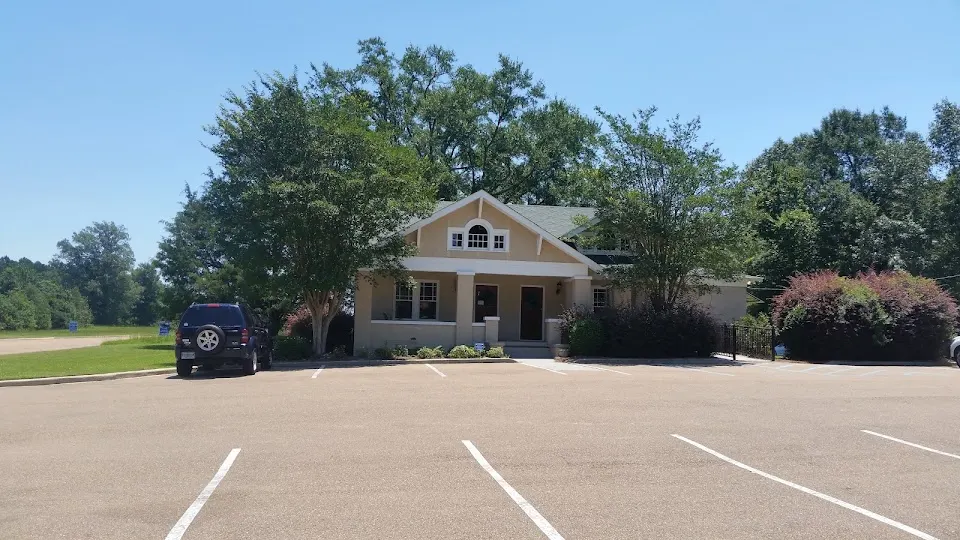Owens R Mark DDS - Dentist in Pearl, MS