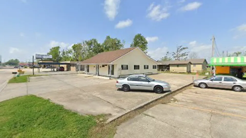 Ring Edmund M DDS - Dentist in Houma, LA