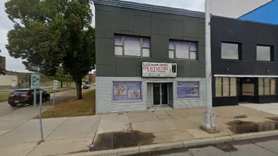 Ronald Livingston - Dentist in Highland Park, MI
