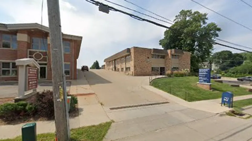 Ryherd Brooke C DDS - Dentist in Dubuque, IA