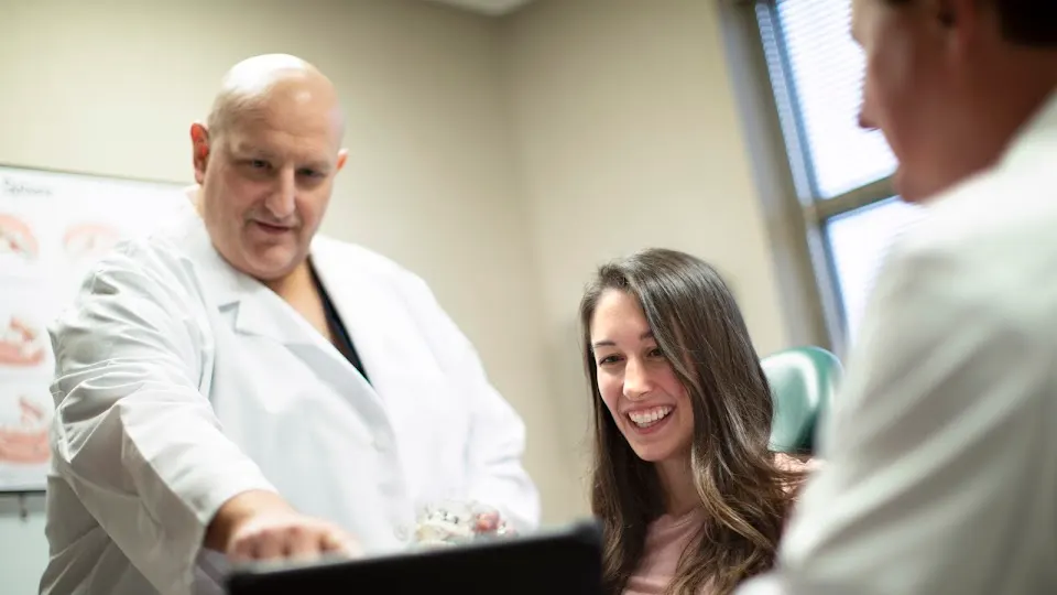 Siouxland Oral & Maxillofacial Surgery - Dental implants periodontist in Sioux Falls, SD