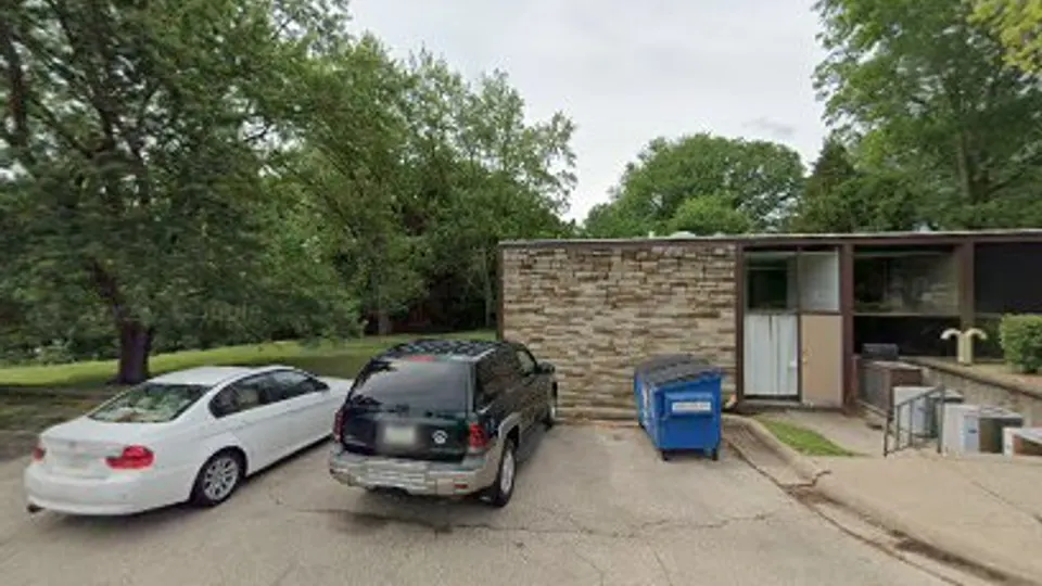 Walgren J Conrad DDS - Dentist in Dubuque, IA