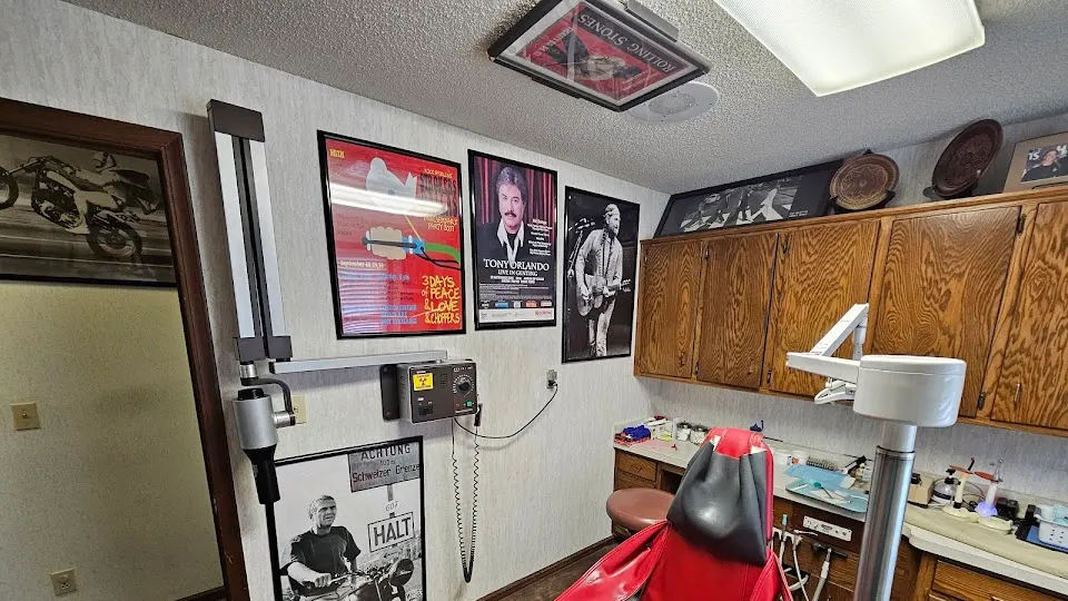 Wall Keith DDS - Dentist in Branson, MO