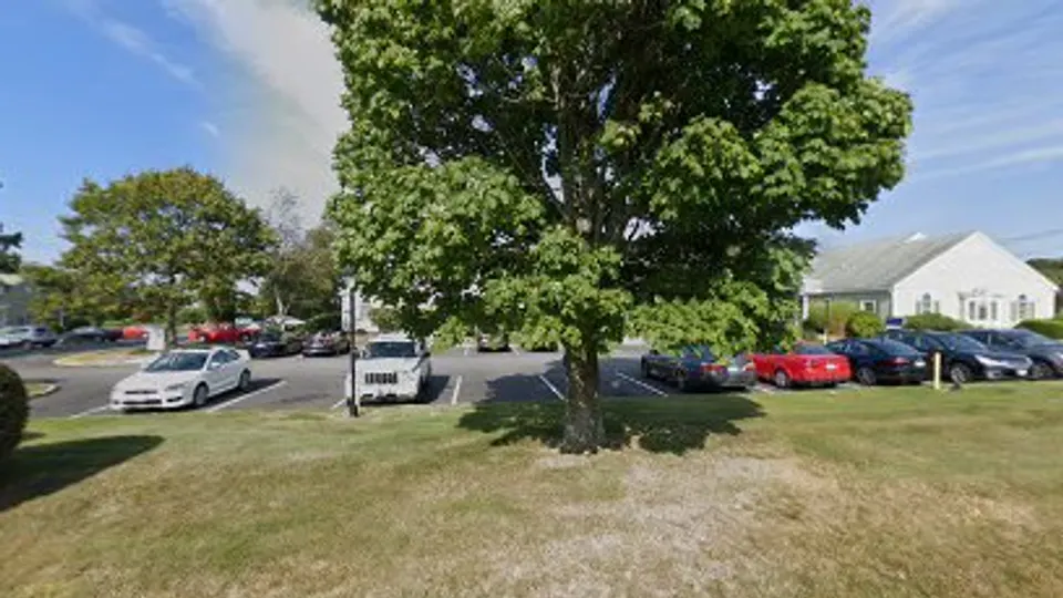 Warren Nogueira - Dentist in Portsmouth, RI