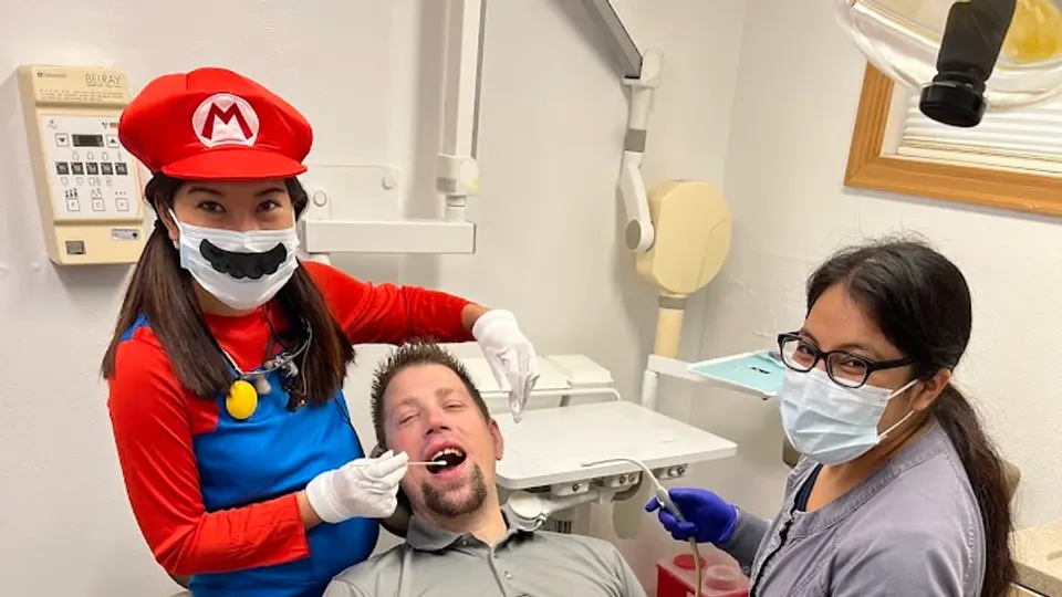 Woodstock Smiles - Dentist in Portland, OR